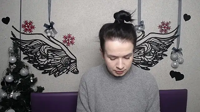 JasmineKouch online show from December 2025 06:48:02 AM