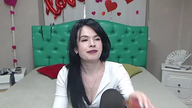 JasmineKouch online show from April 2026 07:07:02 PM