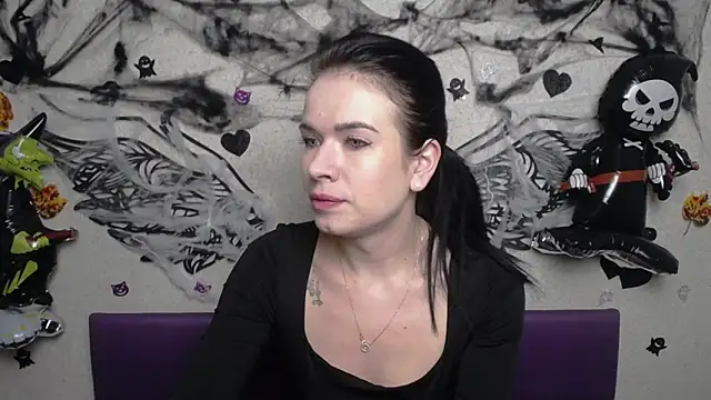 JasmineKouch online show from October 2025 06:23:01 AM