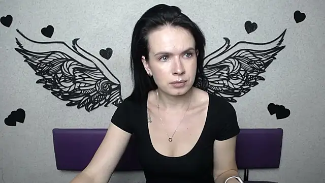 JasmineKouch online show from September 2025 05:07:01 PM