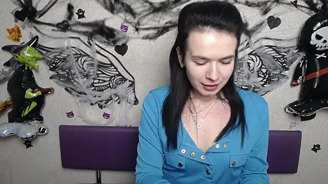 JasmineKouch online show from November 2025 12:31:01 PM