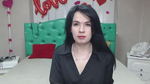 Snapshot of JasmineKouch chatting on May 2026 06:18:01 AM JasmineKouch online show from May 2026 06:18:01 AM