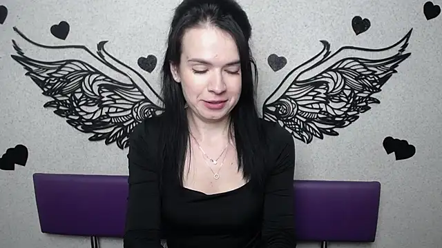 JasmineKouch online show from October 2025 05:36:02 PM
