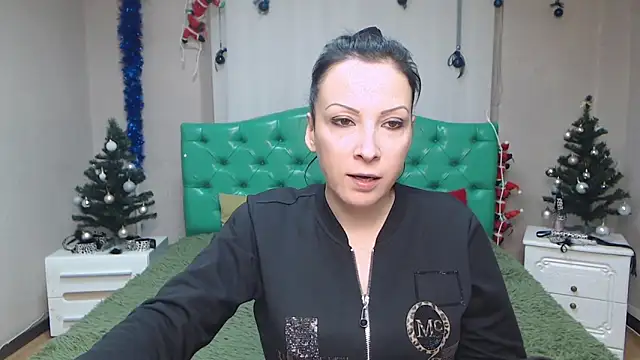 Snapshot of ElizabethSho chatting on January 2025 09:34:02 PM ElizabethSho online show from January 2025 09:34:02 PM