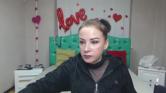 ElizabethSho online show from March 2026 06:09:01 PM