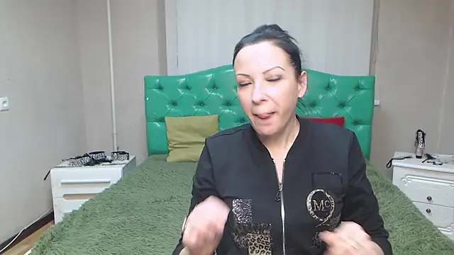 Snapshot of ElizabethSho chatting on January 2025 03:17:01 AM ElizabethSho online show from January 2025 03:17:01 AM