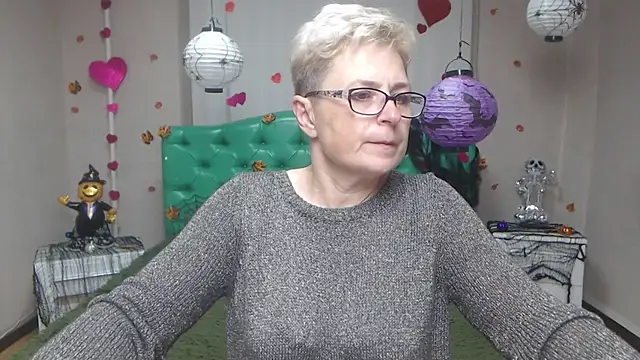 EmiliaGree online show from November 2025 06:02:01 PM