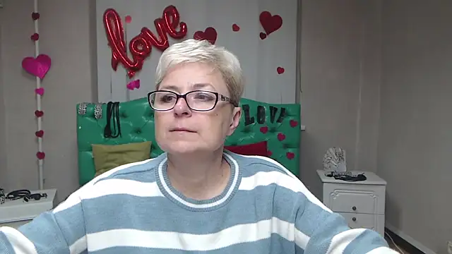 Snapshot of EmiliaGree chatting on September 2025 05:08:01 PM EmiliaGree online show from September 2025 05:08:01 PM