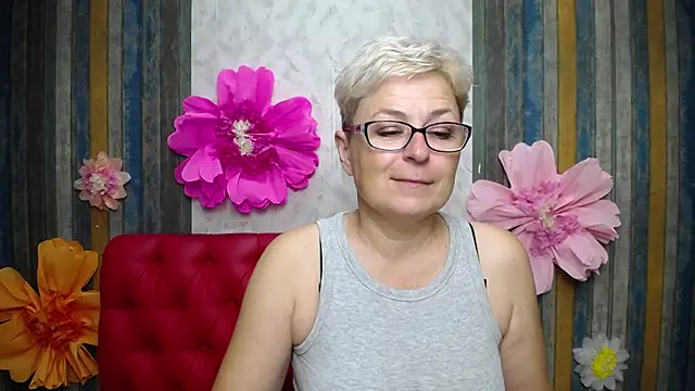 Snapshot of EmiliaGree chatting on September 2025 05:08:01 PM EmiliaGree online show from September 2025 05:08:01 PM