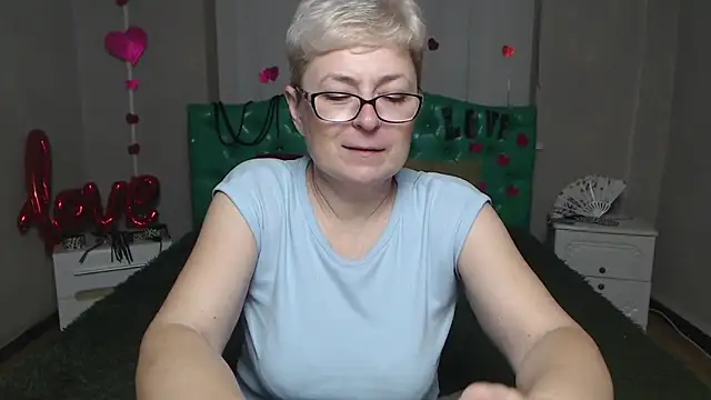 EmiliaGree online show from November 2025 06:19:01 PM