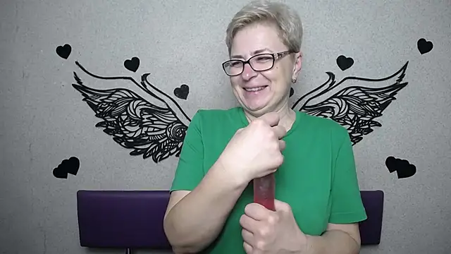 EmiliaGree online show from April 2026 05:08:02 PM