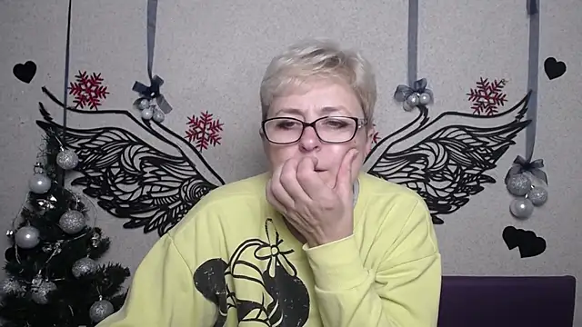 EmiliaGree online show from December 2025 06:02:01 PM