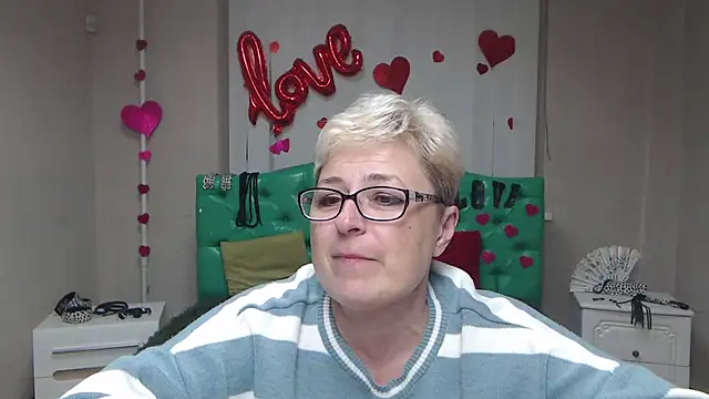 Snapshot of EmiliaGree chatting on October 2025 05:03:02 PM EmiliaGree online show from October 2025 05:03:02 PM