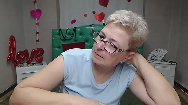 EmiliaGree online show from November 2025 06:08:01 PM