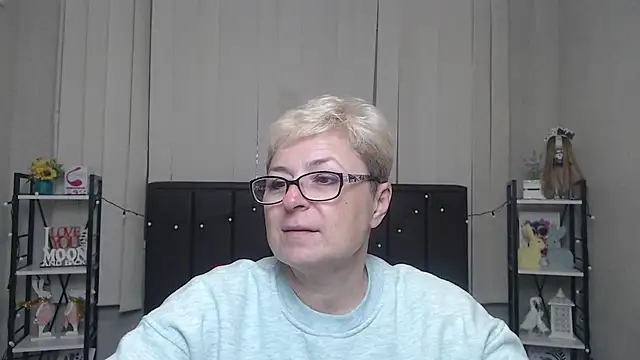 Snapshot of EmiliaGree chatting on October 2025 05:08:01 AM EmiliaGree online show from October 2025 05:08:01 AM