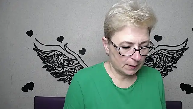 EmiliaGree online show from April 2026 05:09:02 PM