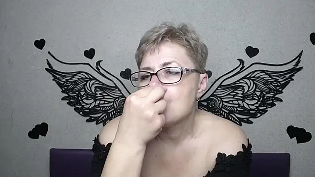 EmiliaGree online show from April 2026 08:09:02 PM