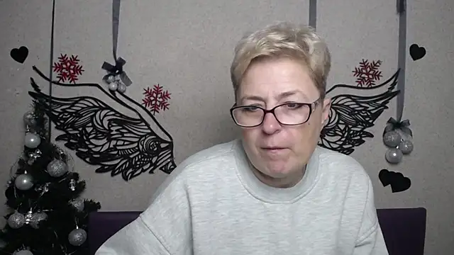 EmiliaGree online show from December 2025 06:11:02 PM