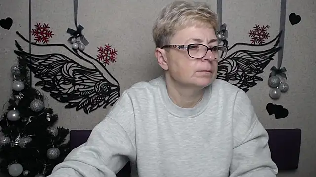 EmiliaGree online show from December 2025 06:09:02 PM