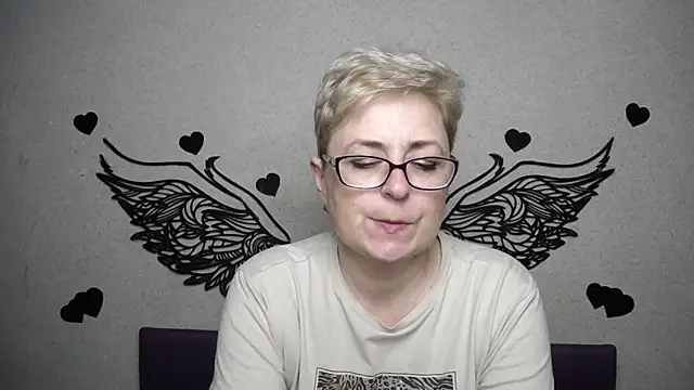 EmiliaGree online show from April 2026 05:19:01 PM