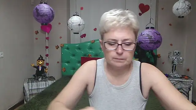 EmiliaGree online show from November 2025 06:24:02 PM