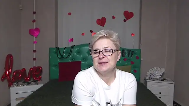 EmiliaGree online show from November 2025 06:08:02 PM