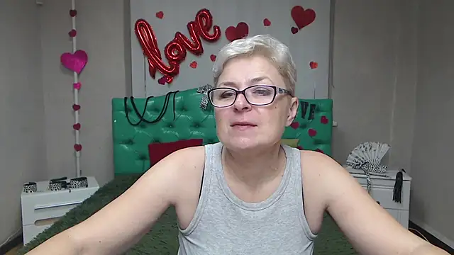 EmiliaGree online show from November 2025 06:12:01 PM