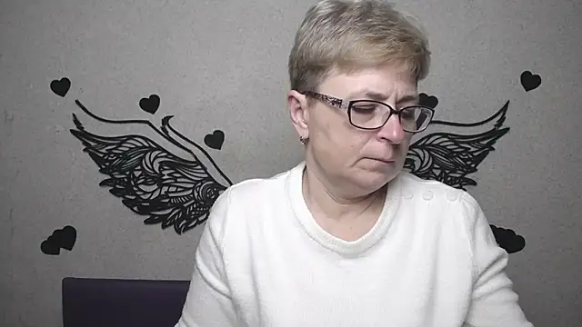 EmiliaGree online show from April 2026 05:30:01 PM