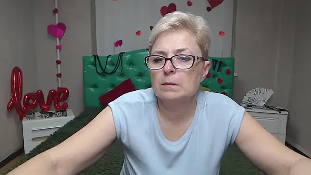 EmiliaGree online show from November 2025 06:08:01 PM