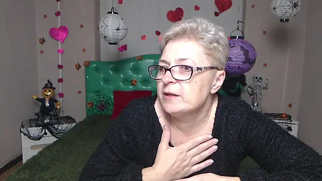 EmiliaGree online show from November 2025 06:11:01 PM