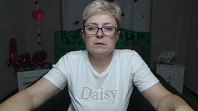 EmiliaGree online show from December 2025 06:18:02 PM