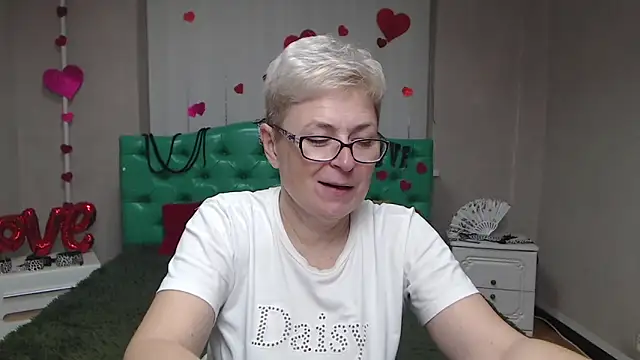 EmiliaGree online show from November 2025 06:19:02 PM