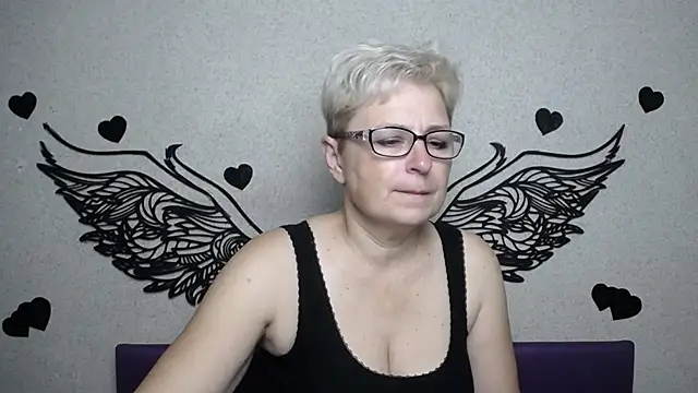 Snapshot of EmiliaGree chatting on September 2025 05:14:02 PM EmiliaGree online show from September 2025 05:14:02 PM