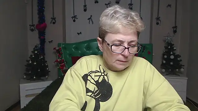 EmiliaGree online show from December 2025 06:03:01 PM