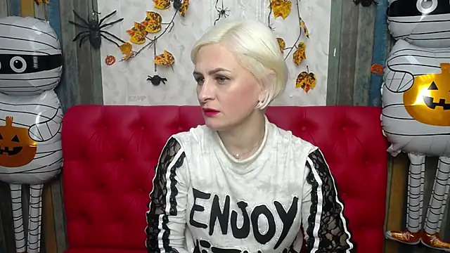 OliviaHorst online show from October 2025 06:08:01 PM