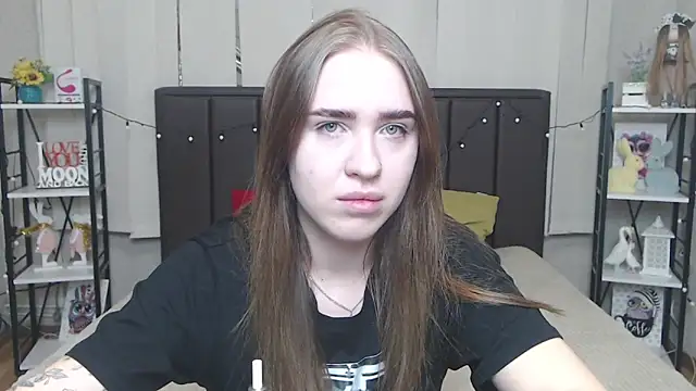 LauraHlot online show from September 2025 05:47:02 AM
