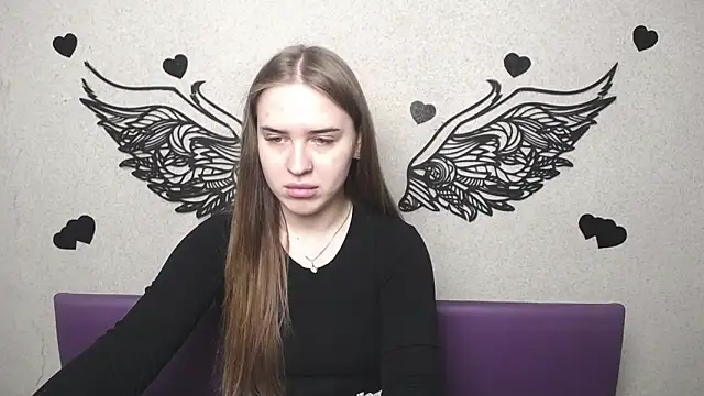 Snapshot of LauraHlot chatting on April 2026 05:45:01 AM LauraHlot online show from April 2026 05:45:01 AM