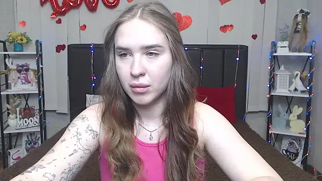 Snapshot of LauraHlot chatting on May 2026 06:33:02 AM LauraHlot online show from May 2026 06:33:02 AM
