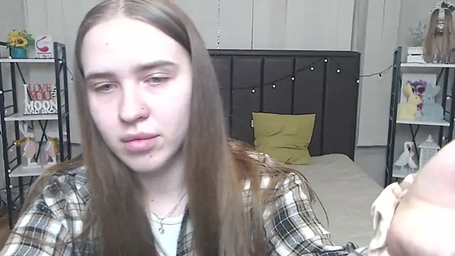 LauraHlot online show from September 2025 06:32:02 PM