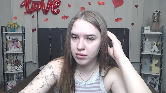 Snapshot of LauraHlot chatting on May 2026 06:10:01 AM LauraHlot online show from May 2026 06:10:01 AM