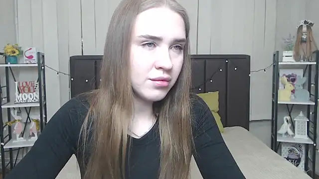 LauraHlot online show from October 2025 05:43:02 PM
