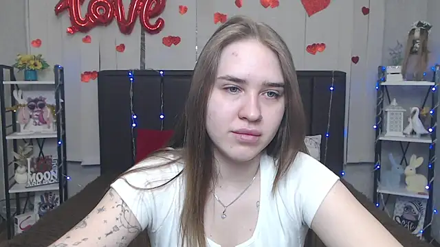 Snapshot of LauraHlot chatting on May 2026 06:20:01 AM LauraHlot online show from May 2026 06:20:01 AM