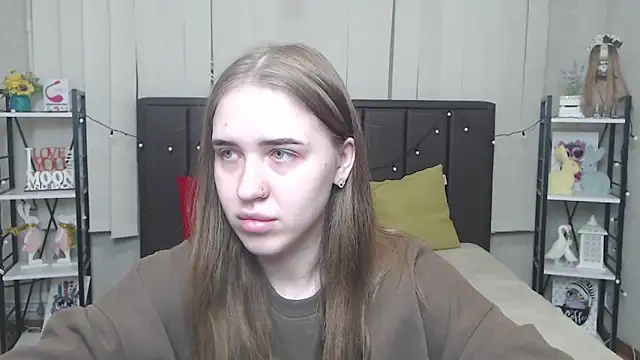 LauraHlot online show from October 2025 05:47:02 PM