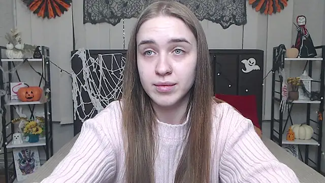 Snapshot of LauraHlot chatting on November 2025 06:51:02 AM LauraHlot online show from November 2025 06:51:02 AM