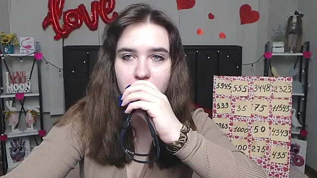 LauraHlot online show from February 2025 04:32:02 AM
