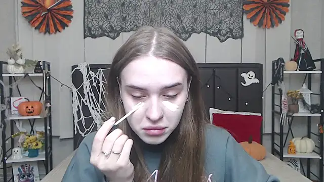 Snapshot of LauraHlot chatting on November 2025 06:29:01 AM LauraHlot online show from November 2025 06:29:01 AM