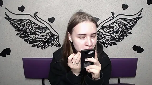 LauraHlot online show from October 2025 05:53:01 AM