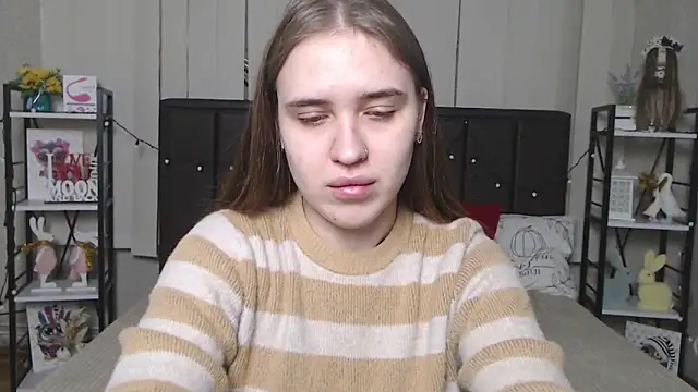 Snapshot of LauraHlot chatting on November 2025 07:07:01 PM LauraHlot online show from November 2025 07:07:01 PM