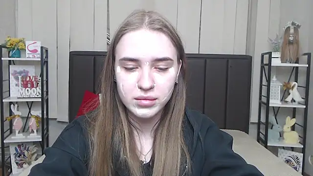 Snapshot of LauraHlot chatting on November 2025 07:36:01 PM LauraHlot online show from November 2025 07:36:01 PM