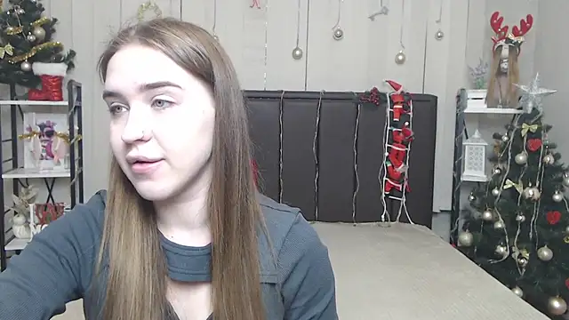 LauraHlot online show from December 2025 07:06:01 PM